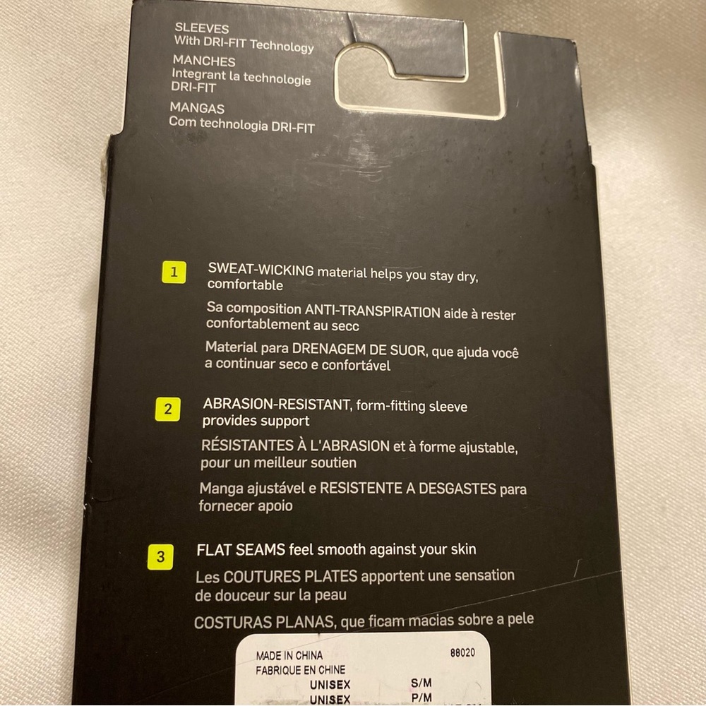 NIKE PRO SLEEVES W/DRI-FIT TECHNOLOGY SIZE S/M - Picture 5 of 5